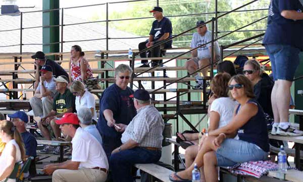 Fans-Travel-Well