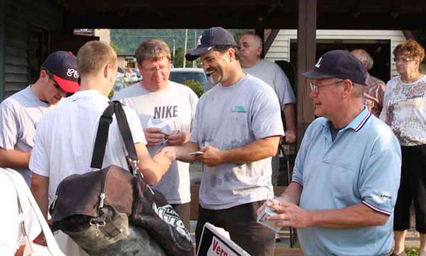 Distributing-Cards