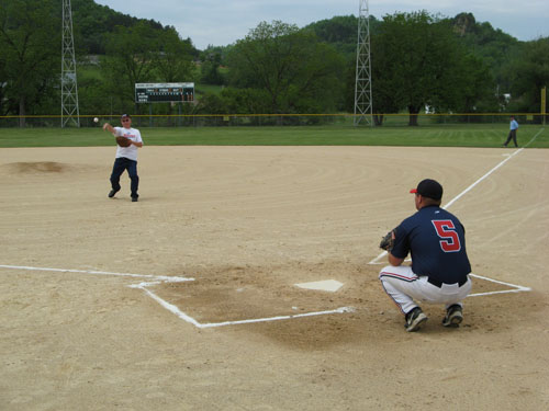 bFox Throwing First Pitch2